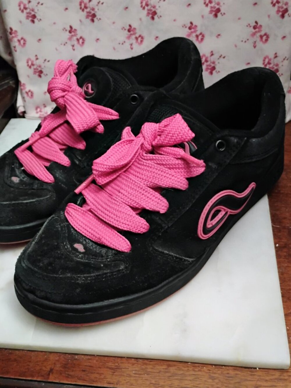 Vintage 2000s Women's Adio Skater Shoes Black Size 10